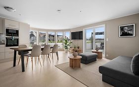 Stay L Urban - Spacious Apartment With Private Terrace